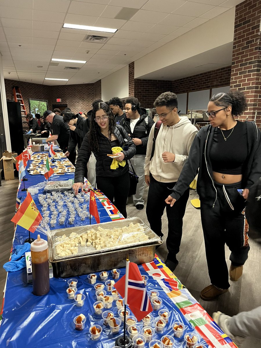 senoritapacheco's tweet photo. On “Global Food Day,” our culinary students led a Fear-Factor competition, where students tried exotic foods from different cultures. Thank you Professora Miranda, Señor Rivera, Chef Johnson, and Ms. Gibson for organizing such an entertaining show! @Taunton_Schools @JHarrisonTHS https://t.co/8KmgtQ9Xf7