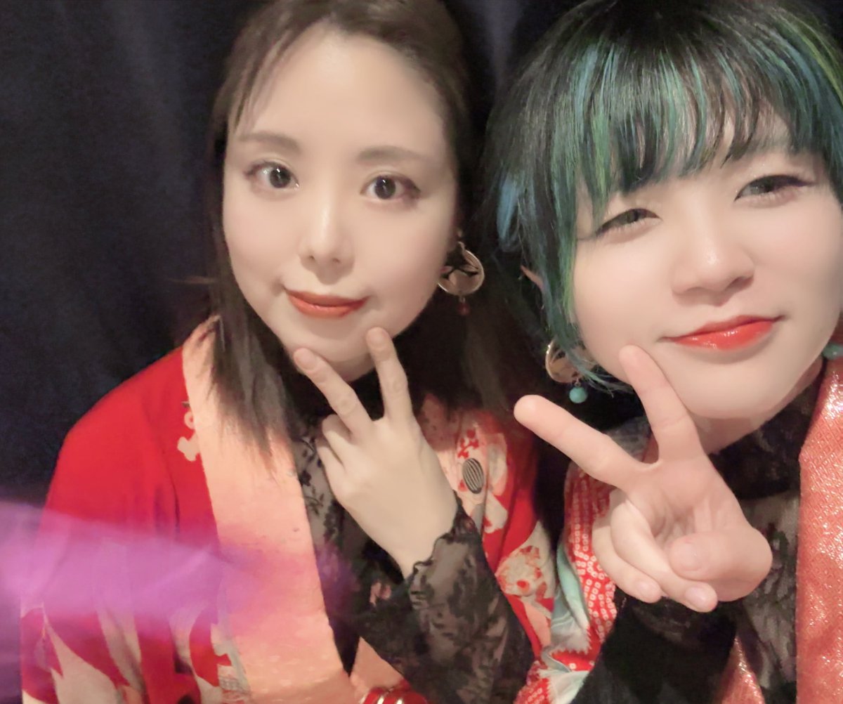 sangenkoto25's tweet photo. 2025.3.19 火絲花〜ファシファ〜 
TOKUYAMA favorite artist vo.60
@GYOENROSSO198 

ありがとうございました❣️
素敵なダンサーの方達とご一緒させていただき幸せでした😊

グリーンカレーも美味しかったぁ！
素敵な時間をありがとうございました❣️ https://t.co/h9iqLbfmsK