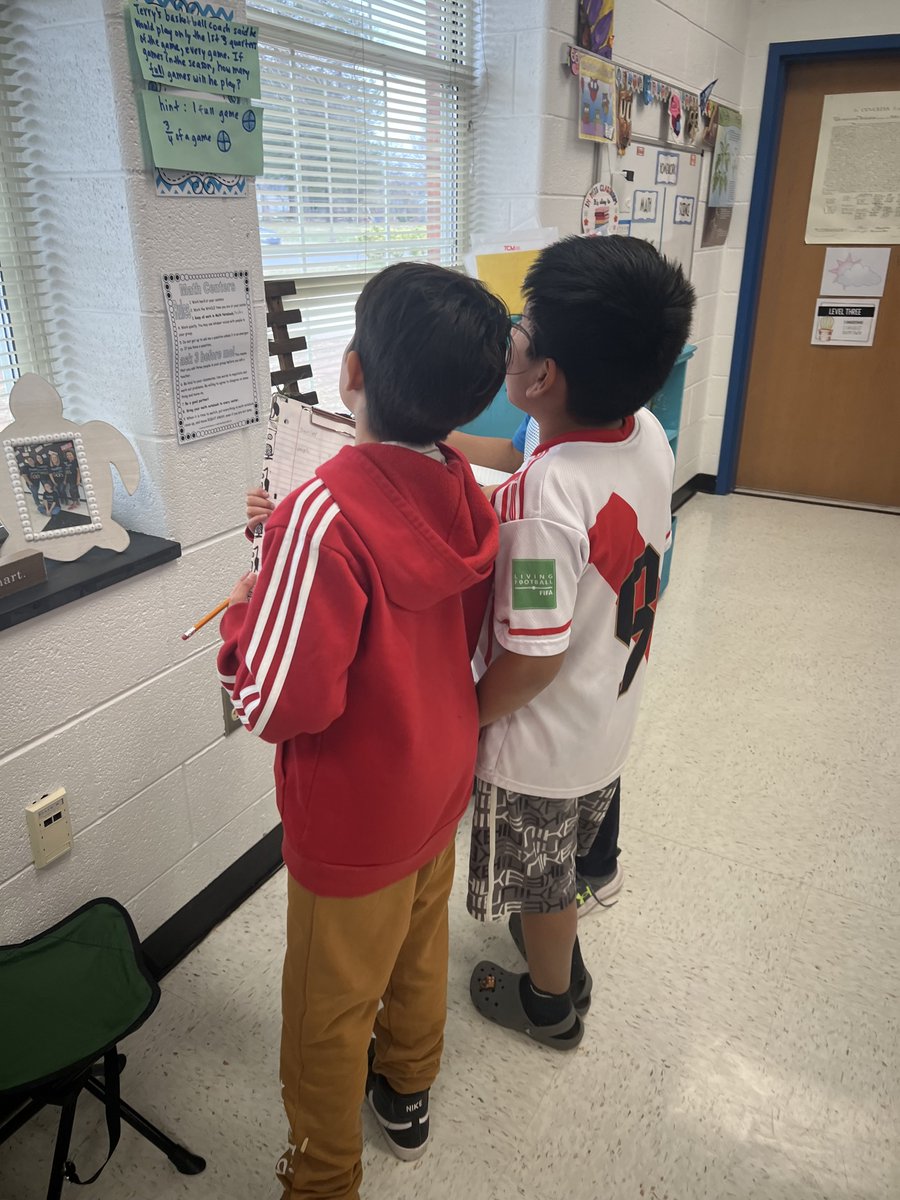 MMPTurtles's tweet image. In 4th grade, Mrs. Odom&apos;s homeroom did a gallery walk to learn more about solving fractional equations today. #MathIsFun @FCPS1News