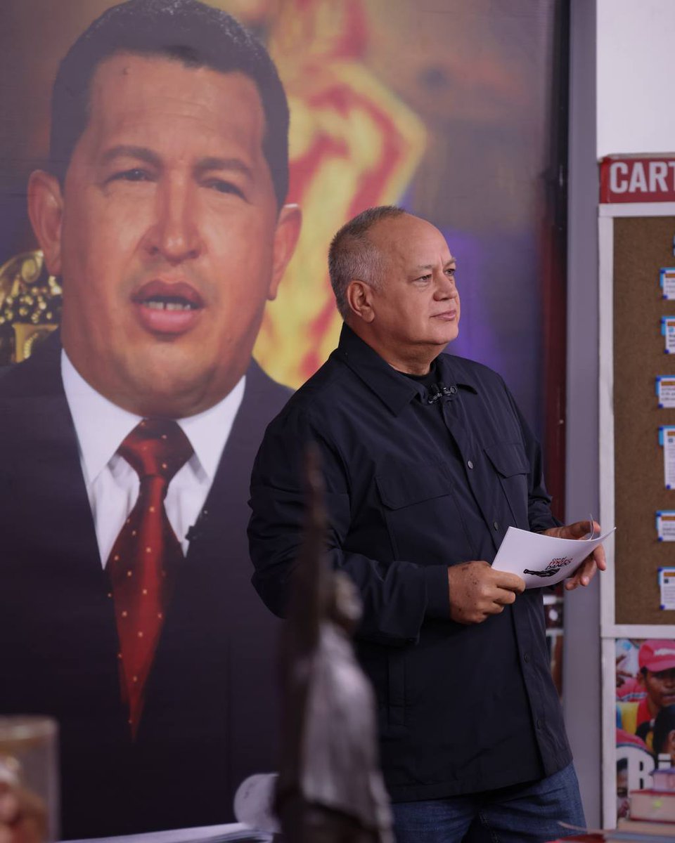 #EnVivo <a href="/dcabellor/">Diosdado Cabello R</a>: Las vejaciones a los migrantes venezolanos no es solo en Estados Unidos, aquí en Venezuela tienen su contraparte, están los que pidieron las sanciones, el bloqueo, las persecuciones.

#BukeleCachorritoYLacayo #19Mar