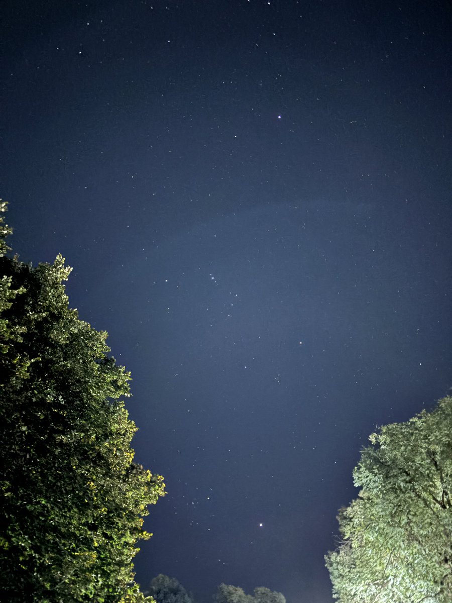 JuaDourron's tweet photo. Momento top del día: Salir a caminar y mirar las estrellas https://t.co/CUhSXQZDoK