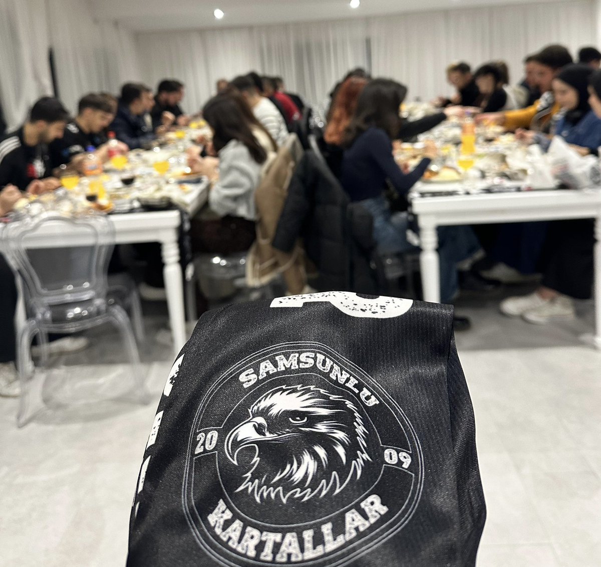 unibjksamsun's tweet photo. 19.03 Dünya Beşiktaş’lılar Gününde Düzenlediğimiz İftar Organizasyonumuza Katılan Tüm Dostlarımıza Teşekkürler https://t.co/7igUxhSTBx