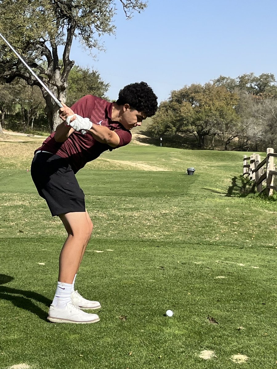 bo_camacho's tweet image. @HarlandaleISD CONGRATULATIONS to Senior, Misael Cerna, for earning 1st 🥇 Place medalist at The Olympia Hills Golf Invitational today! Great way to finish the regular season before the District Championships next week! #LINSA PRIDE 💪🏽
@HISD_Athletics