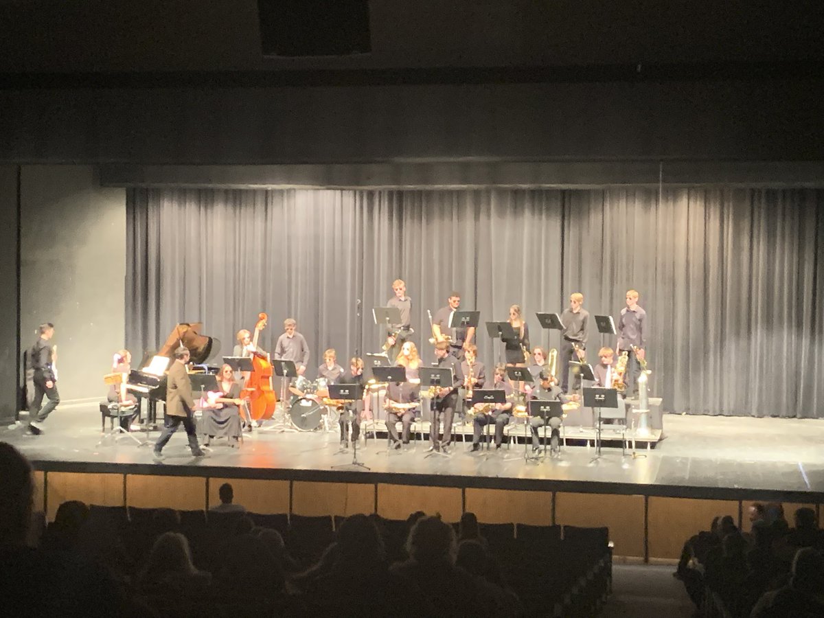 Cudahy_HS's tweet photo. Fantastic show, jazz band!  Kudos to all who played tonight!
#packerpride https://t.co/0ZtI7F3DHf