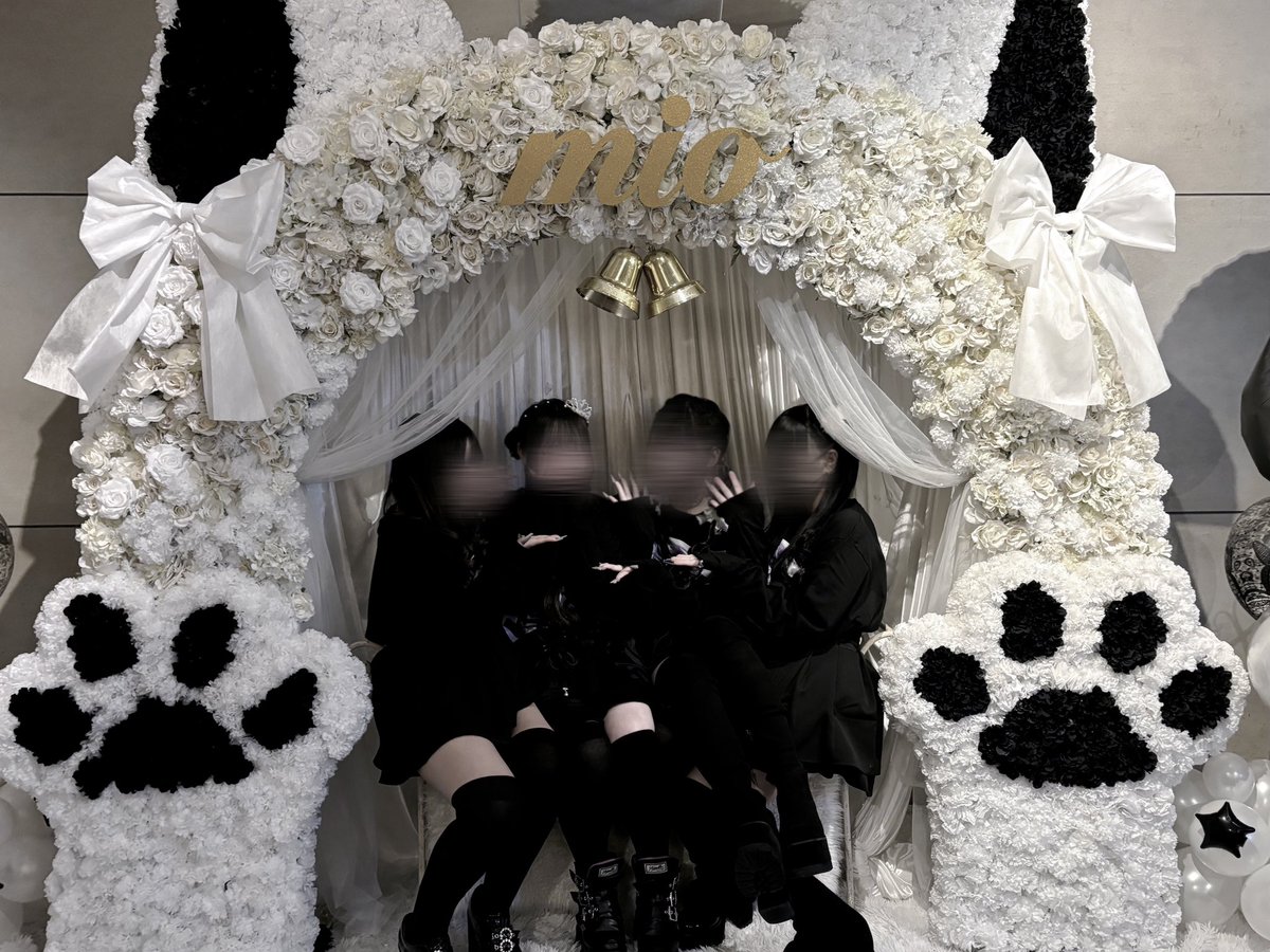 @FFFFFF_FFFFFF0 tweet media