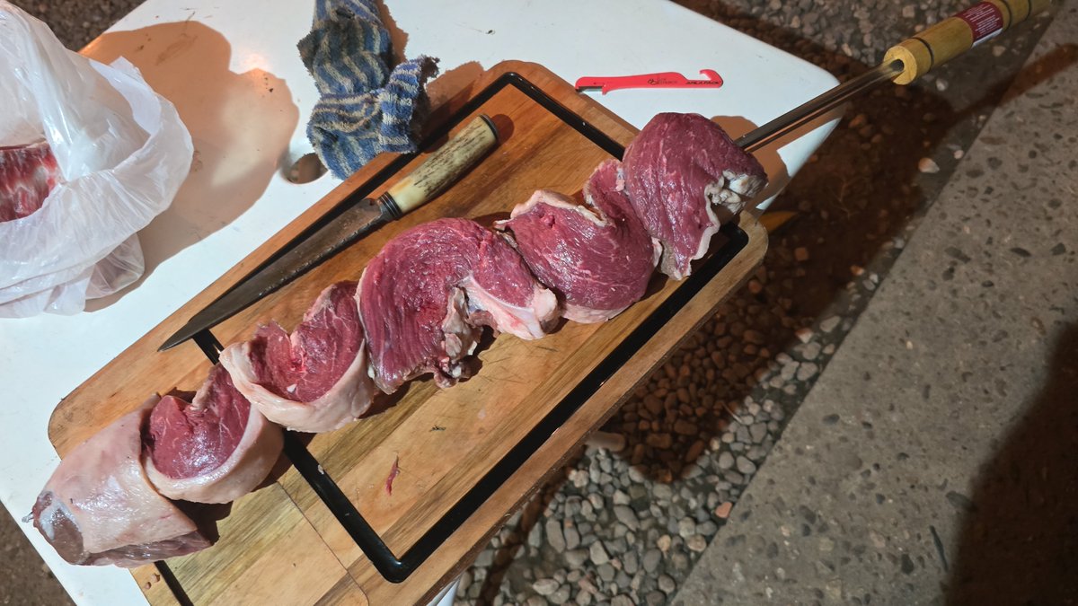 AnCapThinker's tweet image. Ptm yo que me había preparado como si jugará Argentina y no fajaron ni a un zurdo. Devuelvanme la plata......