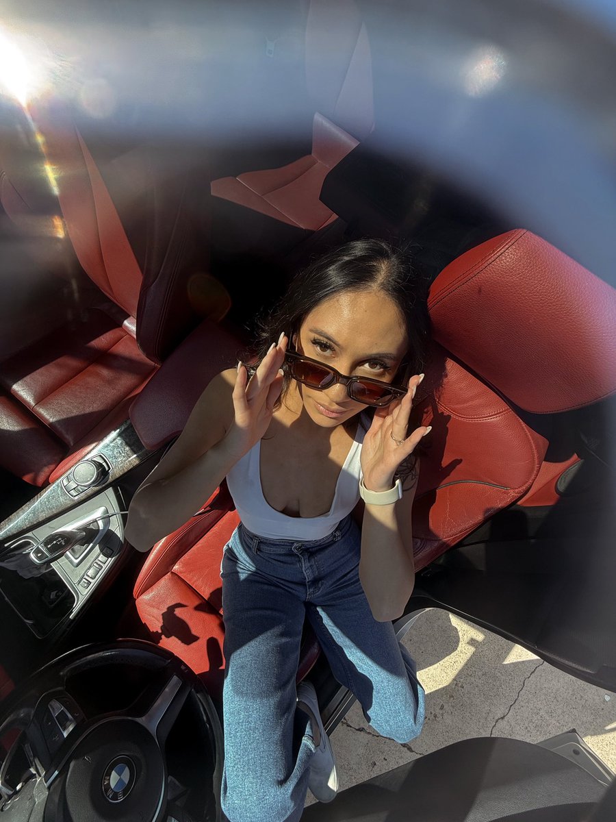 iiiweenie's tweet photo. sunroof + .5 https://t.co/DyjSy9dwkQ