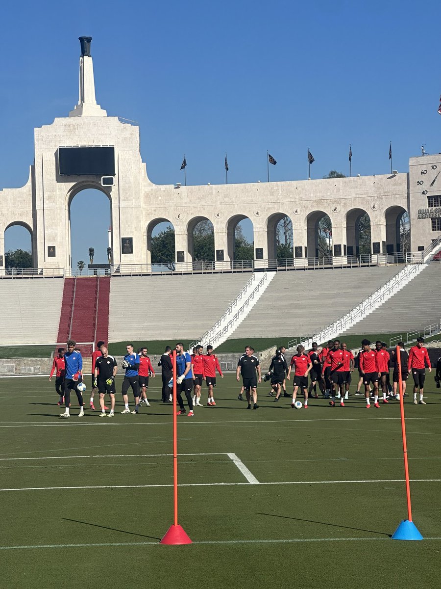 Kara_Lang's tweet photo. Excited to be covering the #CANvsMEX #CONCACAFNationsLeague Semi-Final alongside @JamesSharman on @Sportsnet ⚽🇨🇦🇲🇽 Great to catch Canada’s training session today at the Coliseum. Alistair Johnston said “this is the most prepared we’ve ever been heading into a tournament” 👀 https://t.co/92kHhZYGew