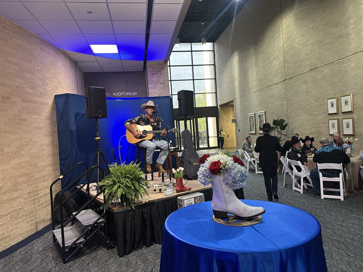 JochenReiser's tweet image. It’s a great evening when we celebrate @utmbhealth’s President's Cabinet Awards and say thank you to our Members. Our Galveston community is so serious in supporting students faculty and programs aimed to improve the lives of everyone in our city and county. 
I particularly like…