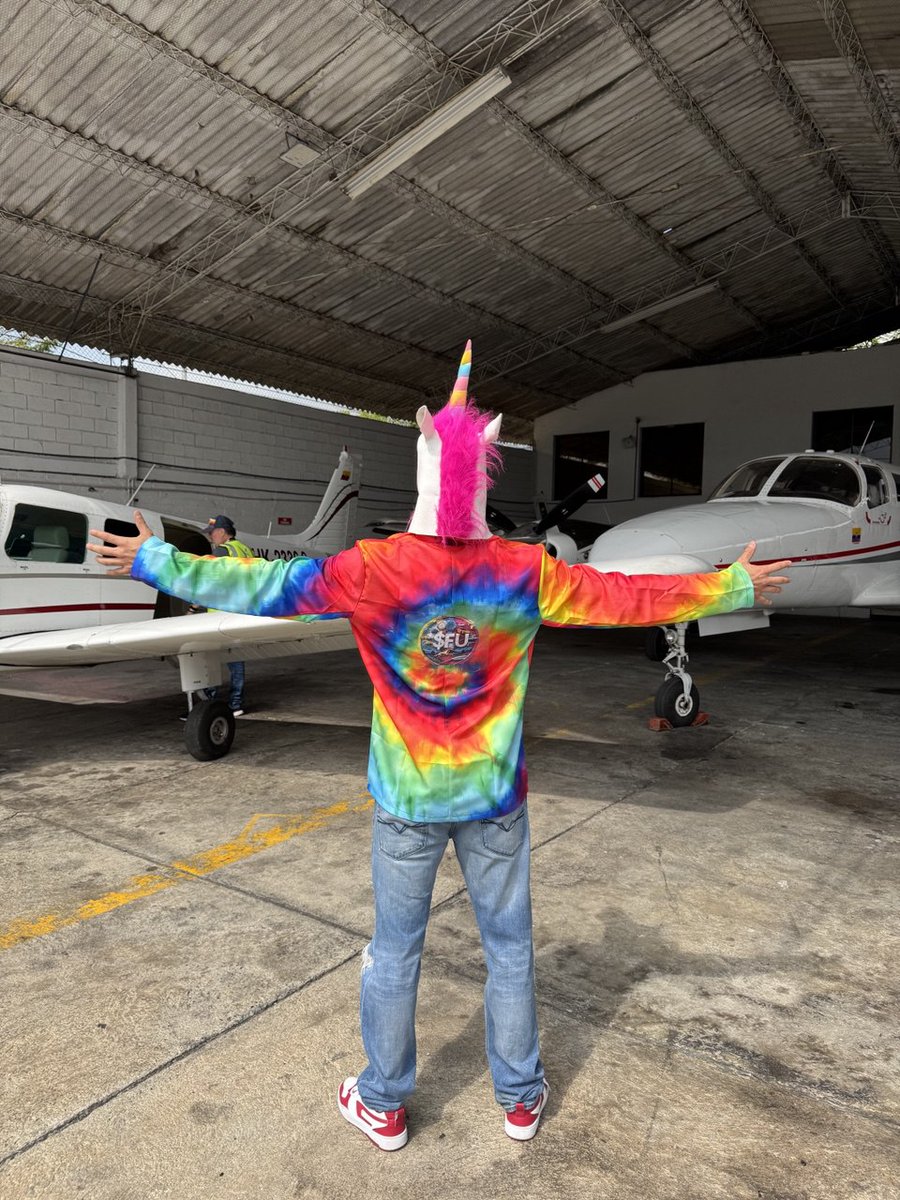 PumpGuy711's tweet photo. @_Shadow36 $FU CTO went on a skydive. @FartingUni https://t.co/cKvfQqYjd6