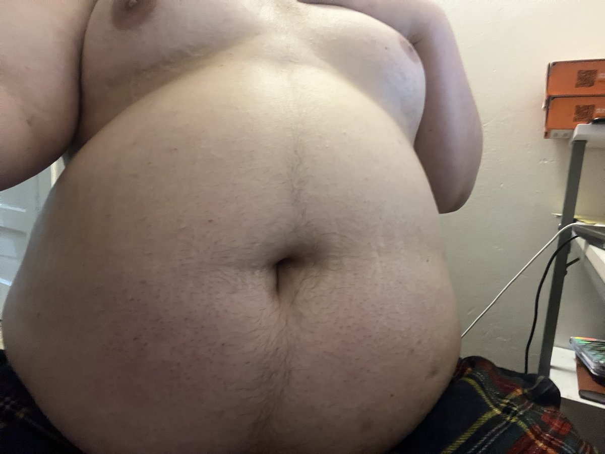 FatDaddyHog's tweet photo. Couldn’t suck in this cream filled gut if I tried! It’s too damn full and tight! https://t.co/W7NAukcQeP