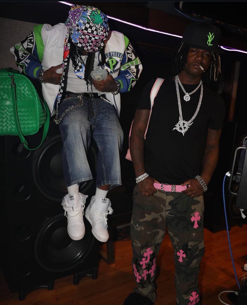 cartisburner__'s tweet photo. 🚨 PLAYBOI CARTI POSTS FIT PICS WITH ASAP ROCKY AND KEN CARSON

— ”YVL NAH FR“ https://t.co/mndetrZ2wJ