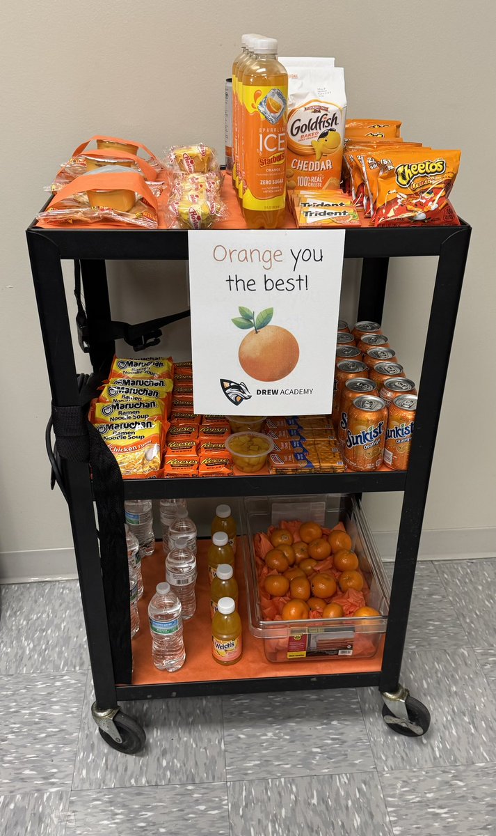 Drew_AISD's tweet photo. ๐๐ Orange you the best? We had a blast treating our amazing school staff today! Thank you for all that you do! ๐โค๏ธ #Appreciation #SchoolStaff #OrangeYouTheBest #MidWeekCheer https://t.co/Kx5gNr7l5Y
