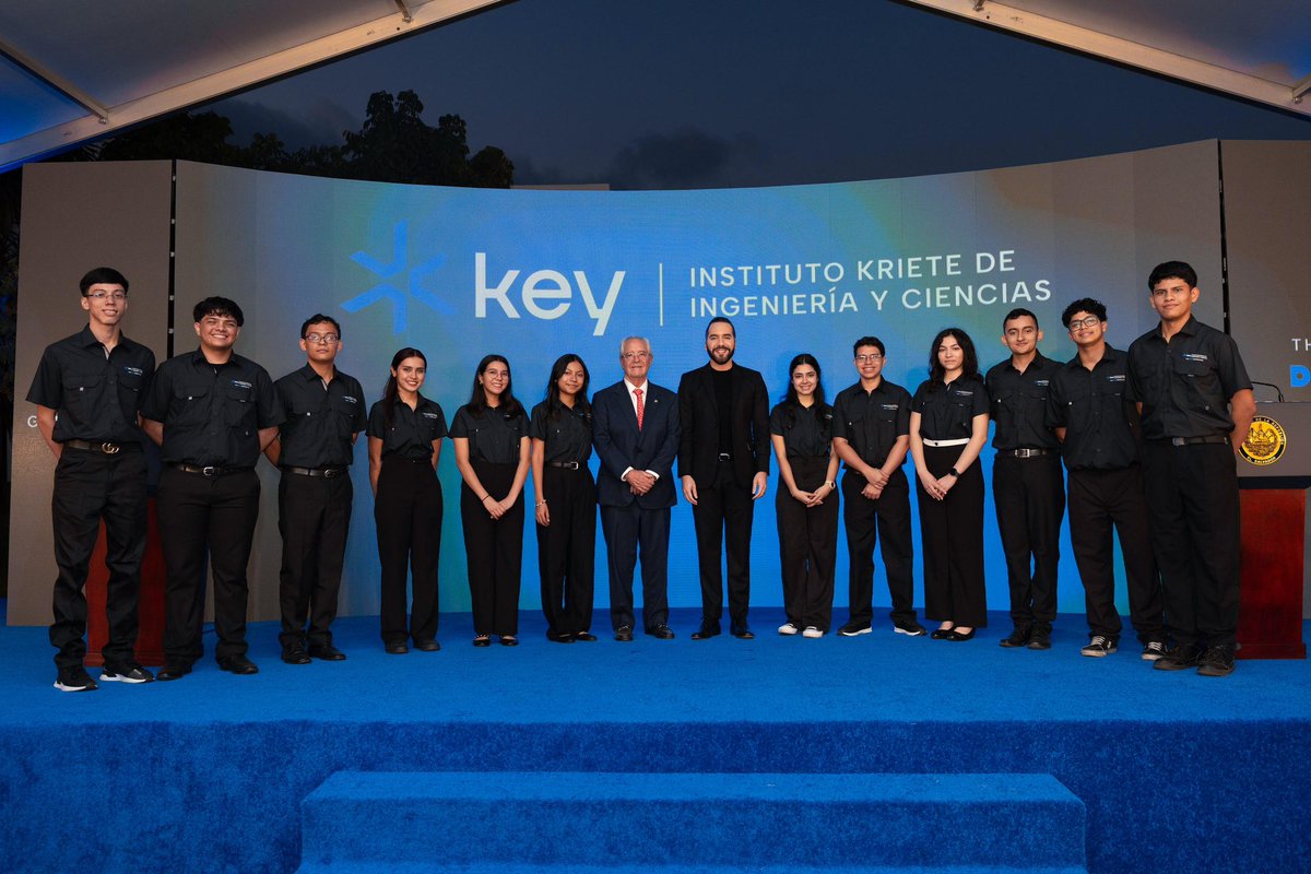 “Los jóvenes que se vayan graduando del @Keyinstitute no solo tendrán empleos en las empresas salvadoreñas sino que también en empresas internacionales que ya se están estableciendo en El Salvador”, Presidente <a href="/nayibbukele/">Nayib Bukele</a>.