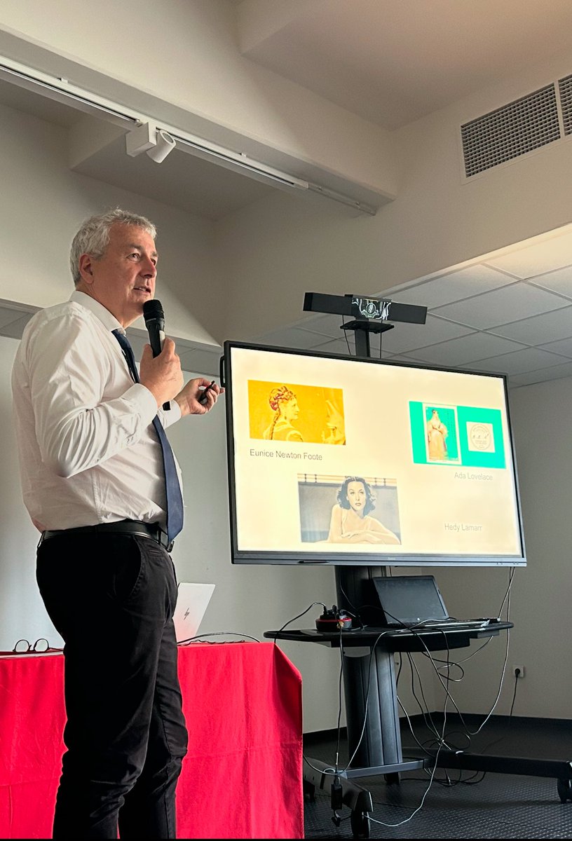 corinne_gau's tweet photo. ✨ Égalité filles-garçons en mathématiques ✨

J’ai eu le plaisir d’organiser une conférence au Lycée Schoelcher avec l’intervention éclairante de Xavier Gauchard, Inspecteur Général de Mathématiques. Des échanges riches sur les stéréotypes et la place des filles en maths. https://t.co/nWMhJLvyKi