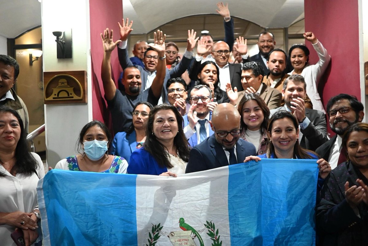 La Asamblea de Presidentes de Colegios Profesionales puede garantizar la toma de posesión de los directivos del <a href="/CangGuatemala/">Colegio de Abogados y Notarios de Guatemala</a> si rechaza in limine la apelación de los abogados Sagastume.

La apelación contra la convocatoria se presentó 28 días después y el plazo legal es 3 días.