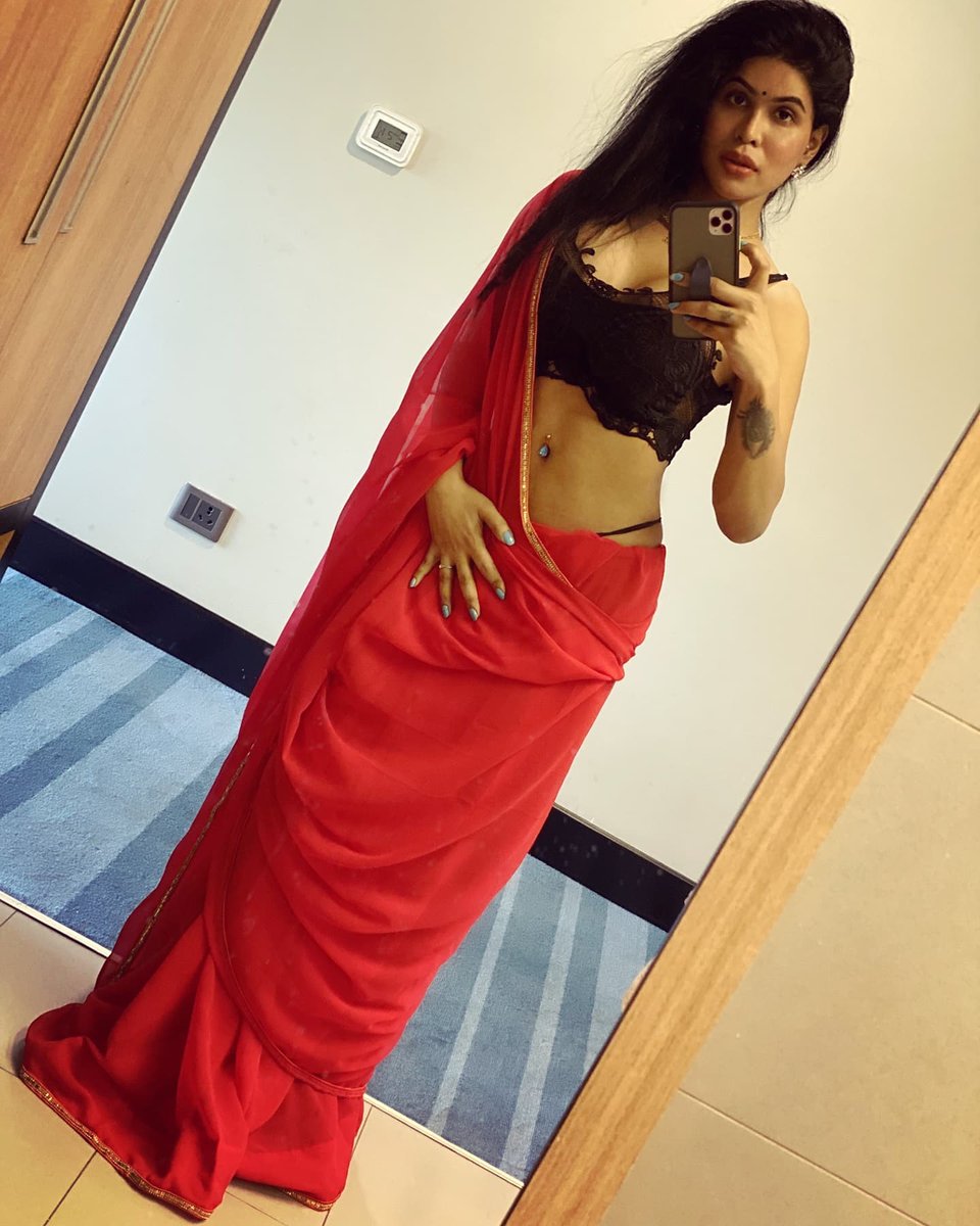 Hot nari in saari 🤭

t.me/rai_alina0