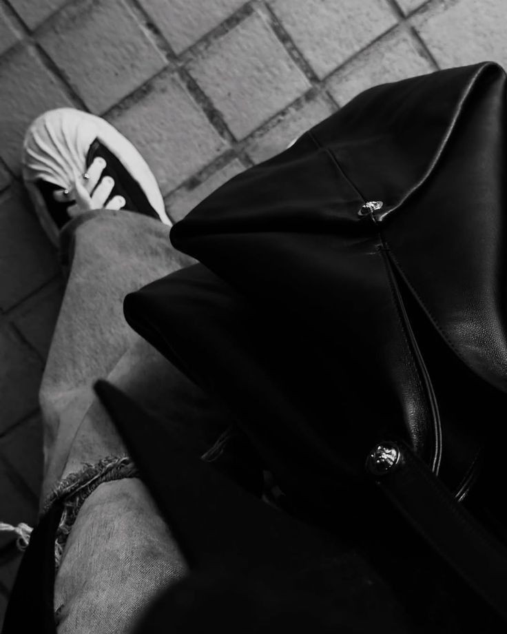 raygelladen — sns update! 
≡ 032025 < 9:00 >
⌂  Casa Fuente
another year added " happy birthday to me! "