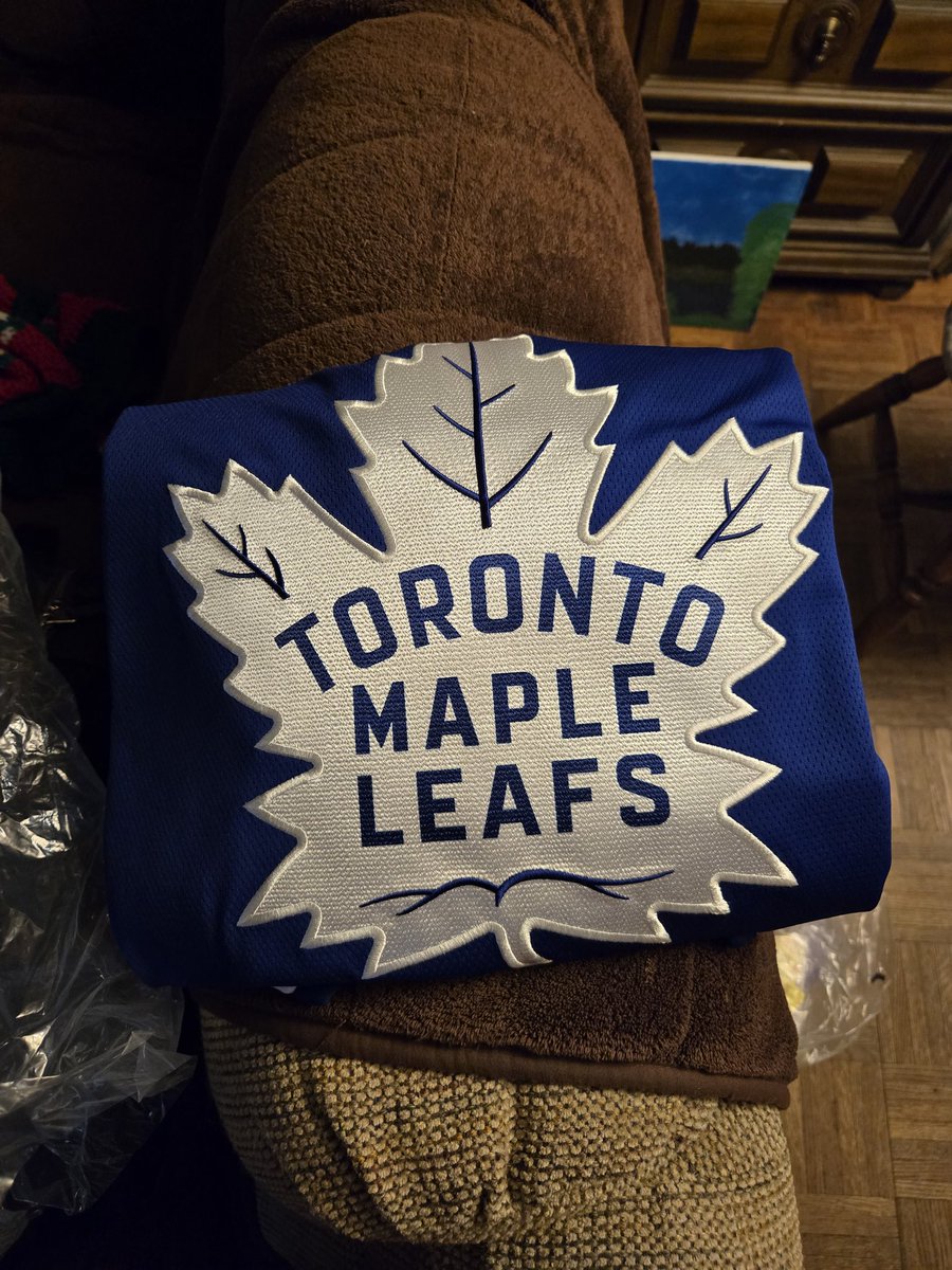 TrevyD2's tweet photo. @HKYJersey Got my jersey today!! Was praying for an international jersey but Matthews will have to do. Thanks fellas! https://t.co/Xfj3ZuotR7