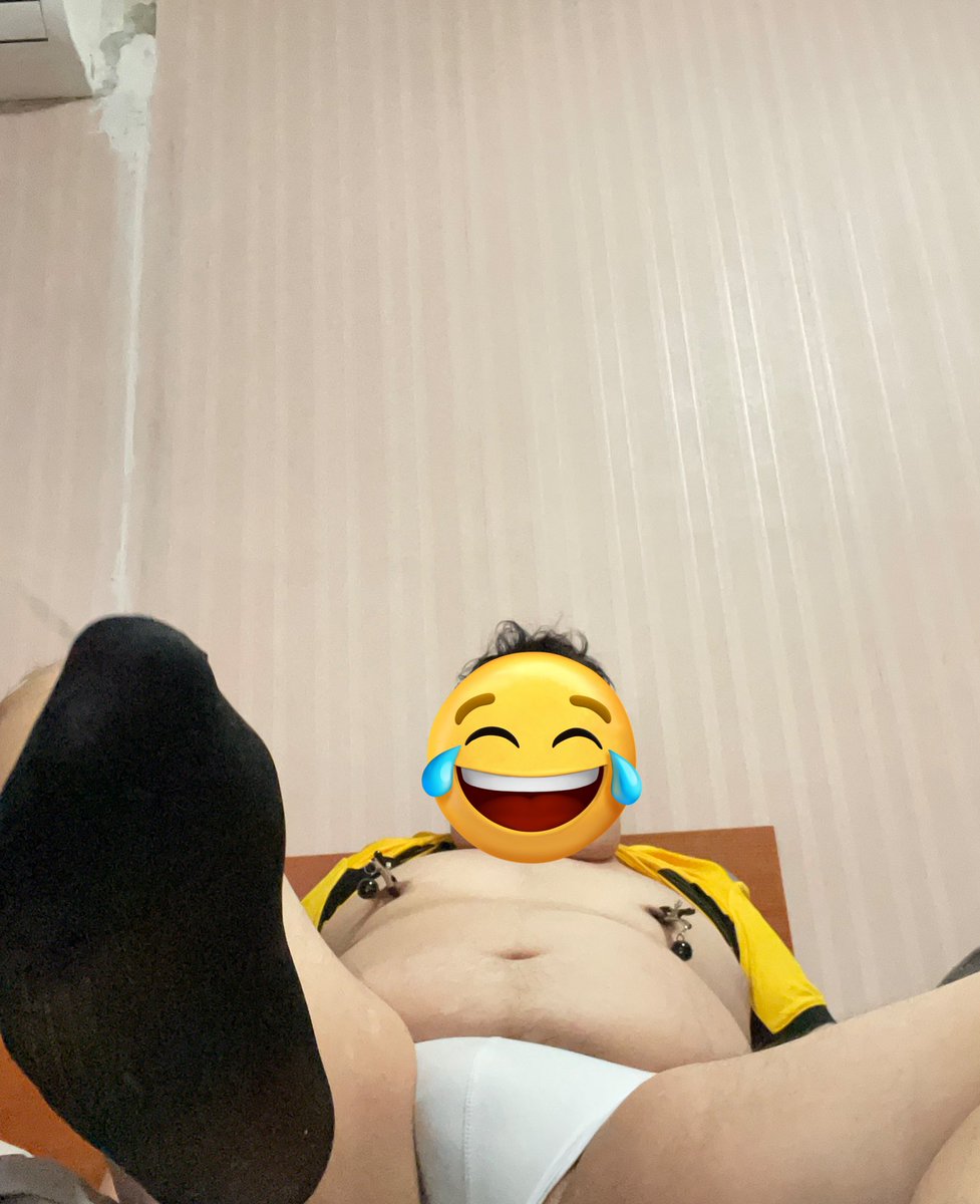 ddd10691992's tweet photo. 健身终于有效果了，瘦了一丢丢，图一半年前，图二是现在。开心开心！ https://t.co/h5MblUN7IH