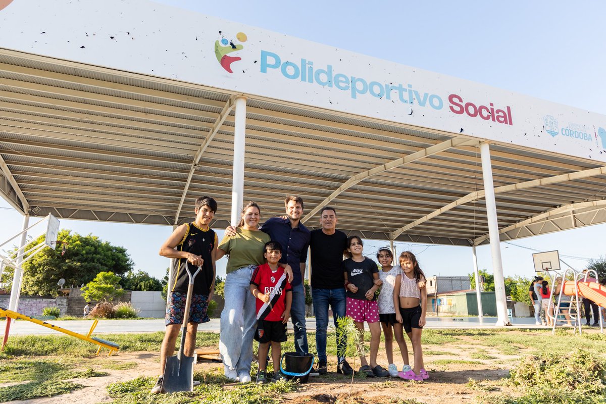 marcerodio's tweet photo. Continuamos con una actividad de Forestación Inteligente Plataforma 2025, reafirmando nuestro compromiso con el cuidado del ambiente y promoviendo el arbolado urbano con especies nativas. 🌱✨

#SeguimosHaciendo
#CórdobaNoPara https://t.co/VntU5AIPIk