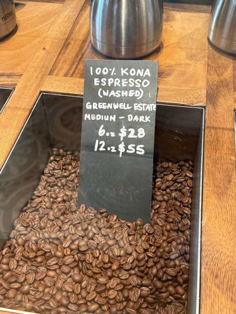 genosidasquad's tweet photo. I'm buying Kona coffee now
It's no wonder that there are more than 100 people lining up outside the store every day, this coffee is so good to drink, it's the coffee I always drink, it makes me feel light and refreshed after drinking it and it refreshes my whole day☕️☕️☕️ https://t.co/PUiuAevRik