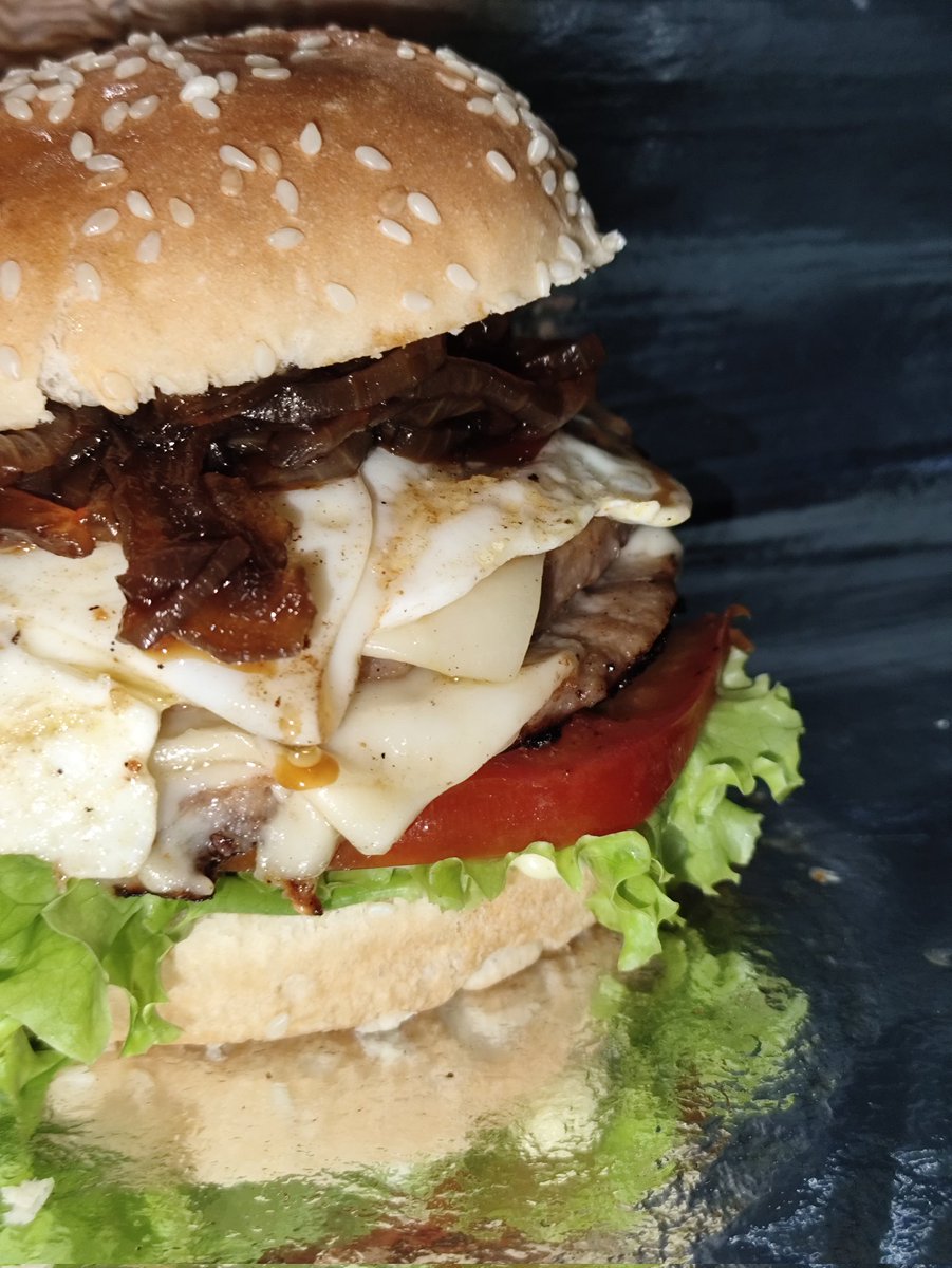 yanlopes2097's tweet photo. Nesta quarta e quinta, estamos com taxa GRÁTIS e batata frita e rústica totalmente grátis para nosso artesanais. 
 
Primeiro pedido com 10% de desconto.

Aguardo vc, vem e pede um "Rei na chapa" com a gente. 🍔🍟

https://t.co/hhOf4eh9M2 https://t.co/DFE6FDOJa2