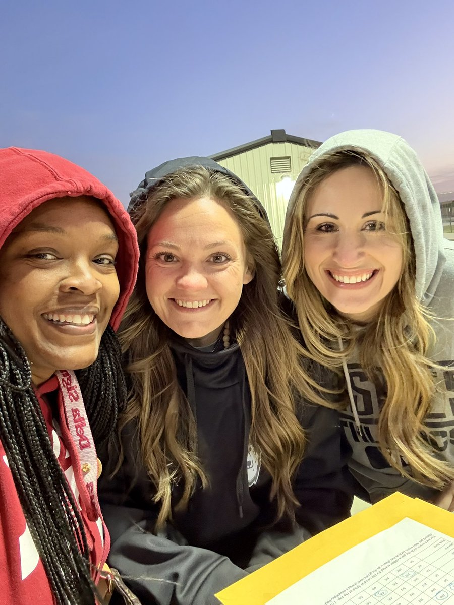 Marilyn Williams (@mrsmwilliams5) on Twitter photo When the coach calls for help, we answer! #TrackAndField #WeAreHaskett <a href="/ms_nicolevarga/">Nicole Varga</a> <a href="/HaskettJH/">Haskett Junior High</a> <a href="/HJH_Athletics/">Husky Athletics</a> When the coach calls for help, we answer! #TrackAndField #WeAreHaskett <a href="/ms_nicolevarga/">Nicole Varga</a> <a href="/HaskettJH/">Haskett Junior High</a> <a href="/HJH_Athletics/">Husky Athletics</a>
