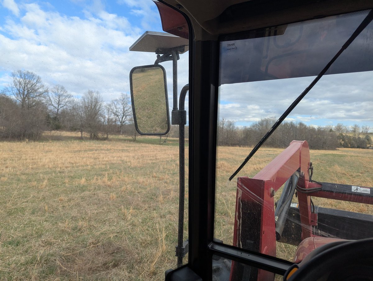 Developing4u's tweet image. Anyone else running a #StarlinkMini on their tractor?
#SpaceX #Starlink