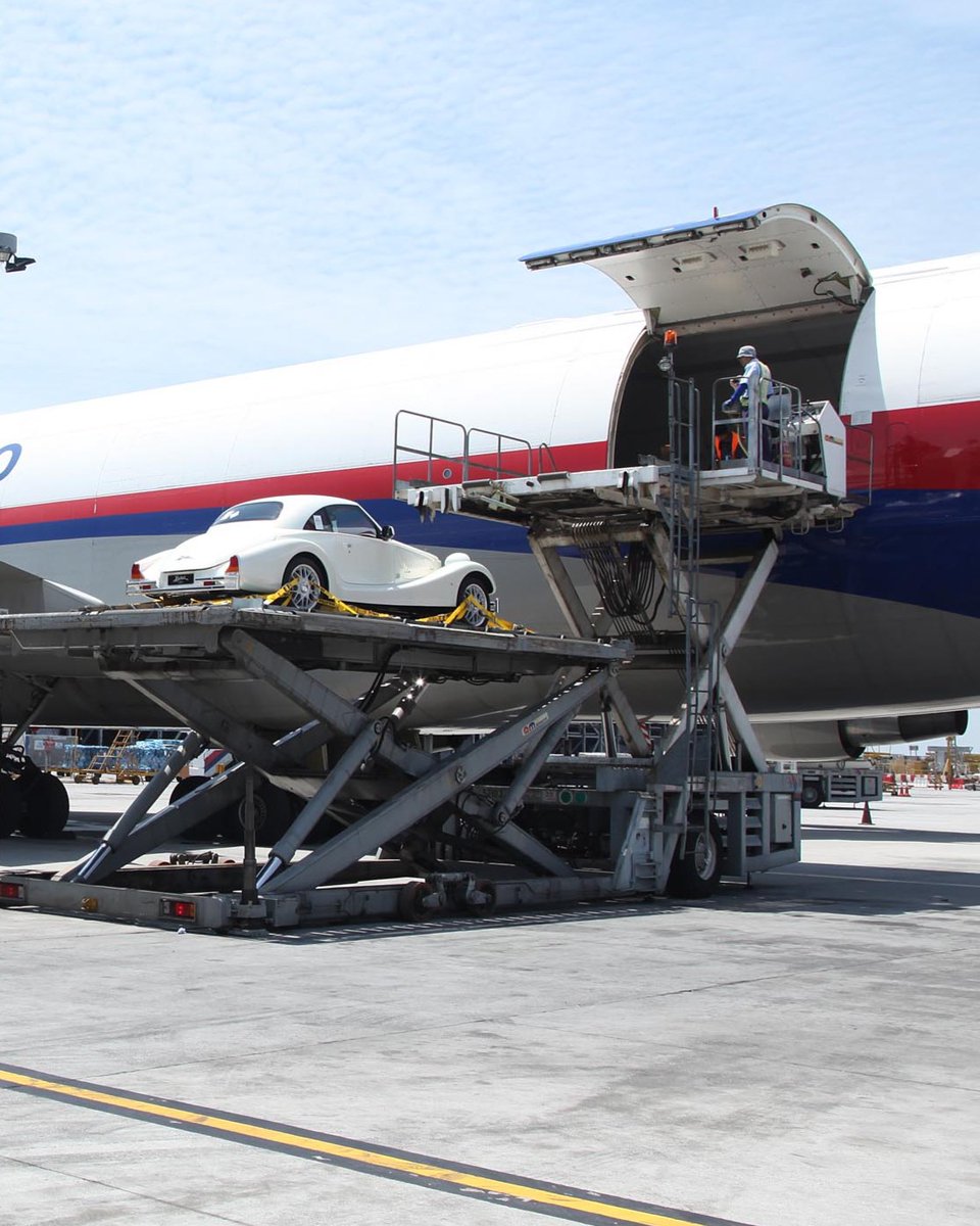 BuforiMotors's tweet photo. Throwback to October 2011 when MASKargo airlifted 3 Bufori cars to Shanghai.
#bufori #buforilajoya #maskargo #malaysia #malaysiaairlines https://t.co/amcL3ekrdb