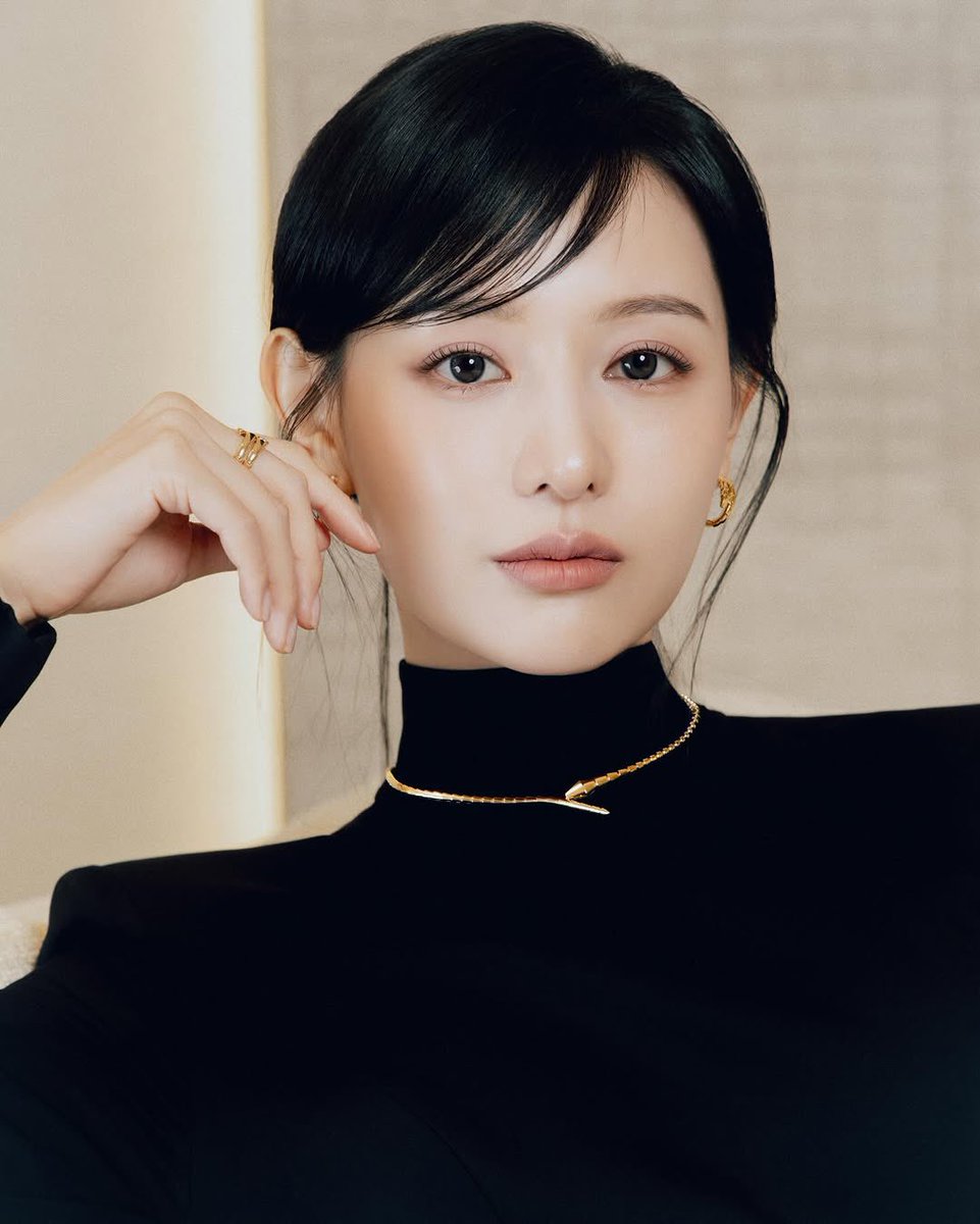 maypan543's tweet photo. There are no words that can describe cover all her beauty✨👸 #KimJiWon https://t.co/YWpumkFGlE