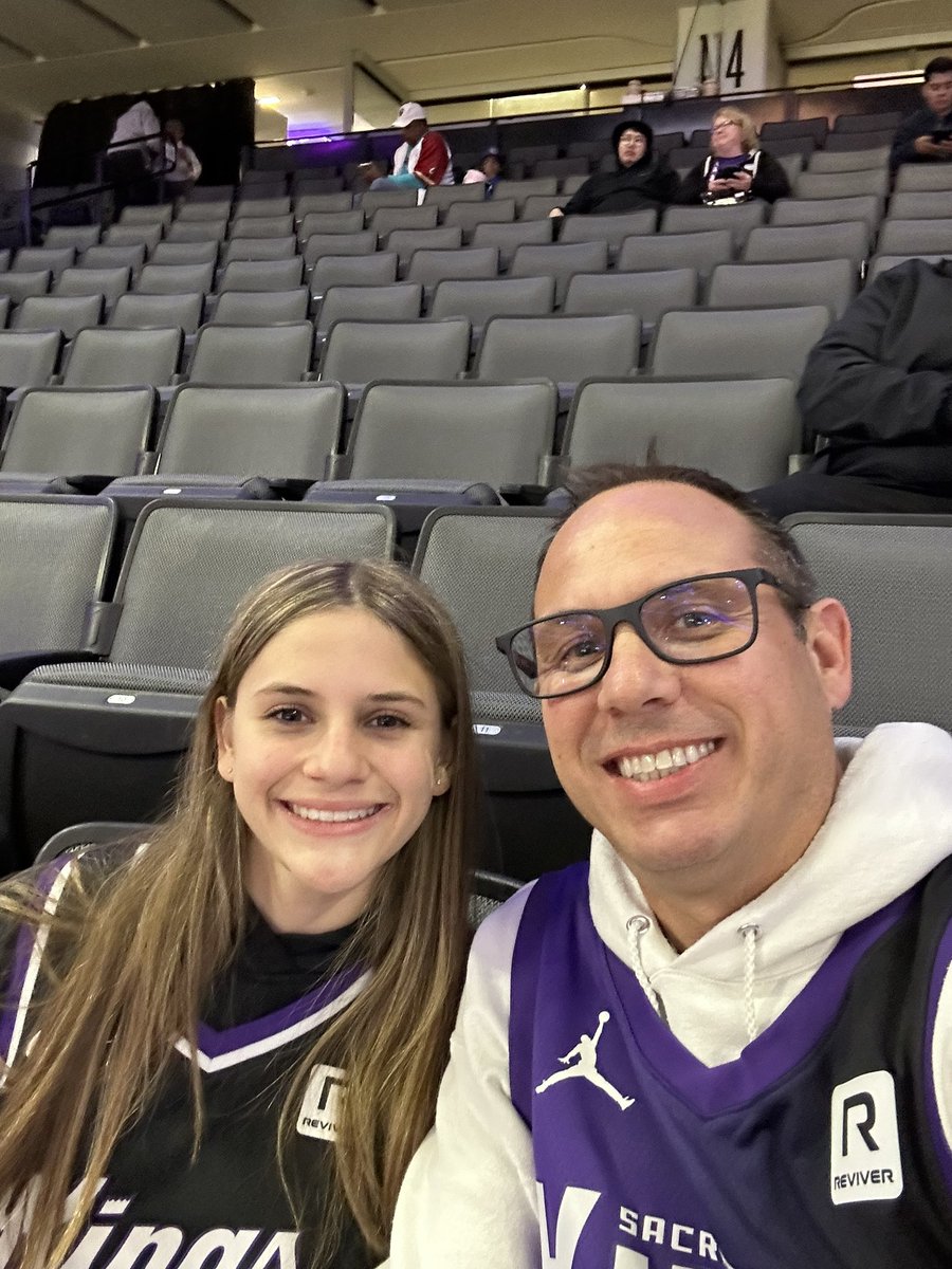 Guzzerj530's tweet photo. Game time with the youngest. Let’s go @SacramentoKings light the beam!! https://t.co/Pb0qWr9XS7