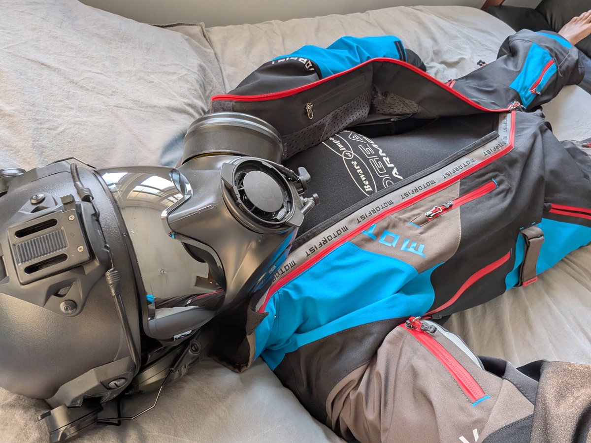 rbbrmsk's tweet image. I&apos;ll miss this combo now that the weather is getting too warm