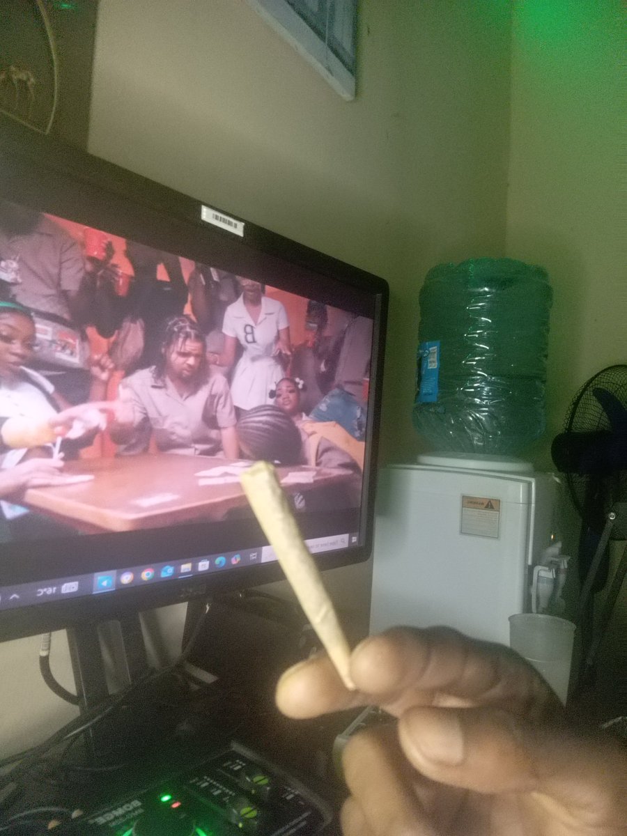19thGee's tweet photo. 4 :20 in the morning 🌅 https://t.co/d1rV0EAetx