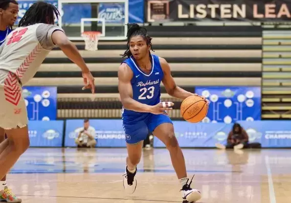 6'4 guard Jaylen Wesley out of Rockhurst (D2) has entered the transfer portal, i'm told.

Averaged 15 PPG. 

Highlights: youtube.com/watch?v=RvcN7I….
