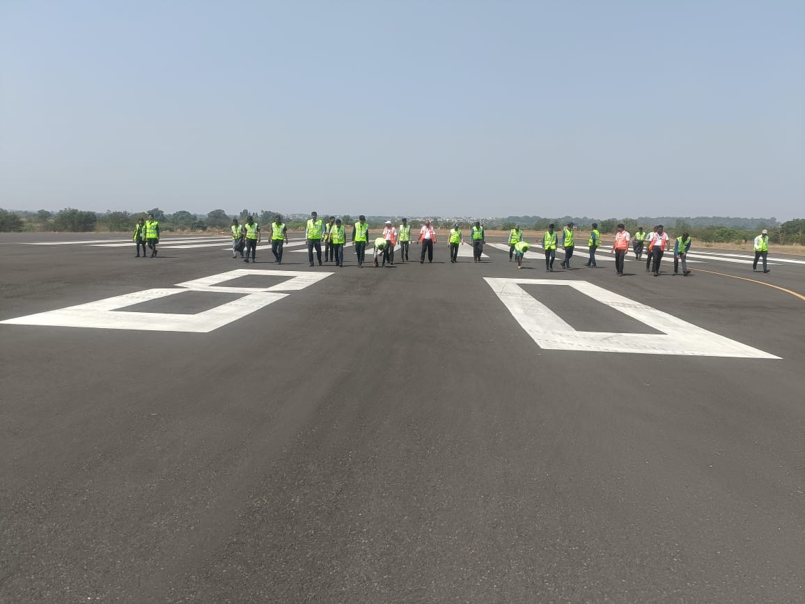 aaiblgairport's tweet photo. Stepping up for Safety! Our monthly FOD walk at Belagavi Airport brought together AAI staff, airlines, and stakeholders to scour the airfield for hidden hazards. Together, ensuring a safe and secure operational environment! #FODWalk #AirportSafety #SafetyInAction
#BelagaviAirport https://t.co/t3WgYY9bVm