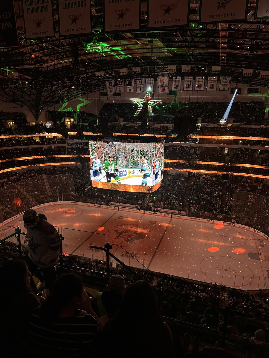 Went to my first <a href="/DallasStars/">Dallas Stars</a> game last night🤠🏒 #GoStars #TexasHockey