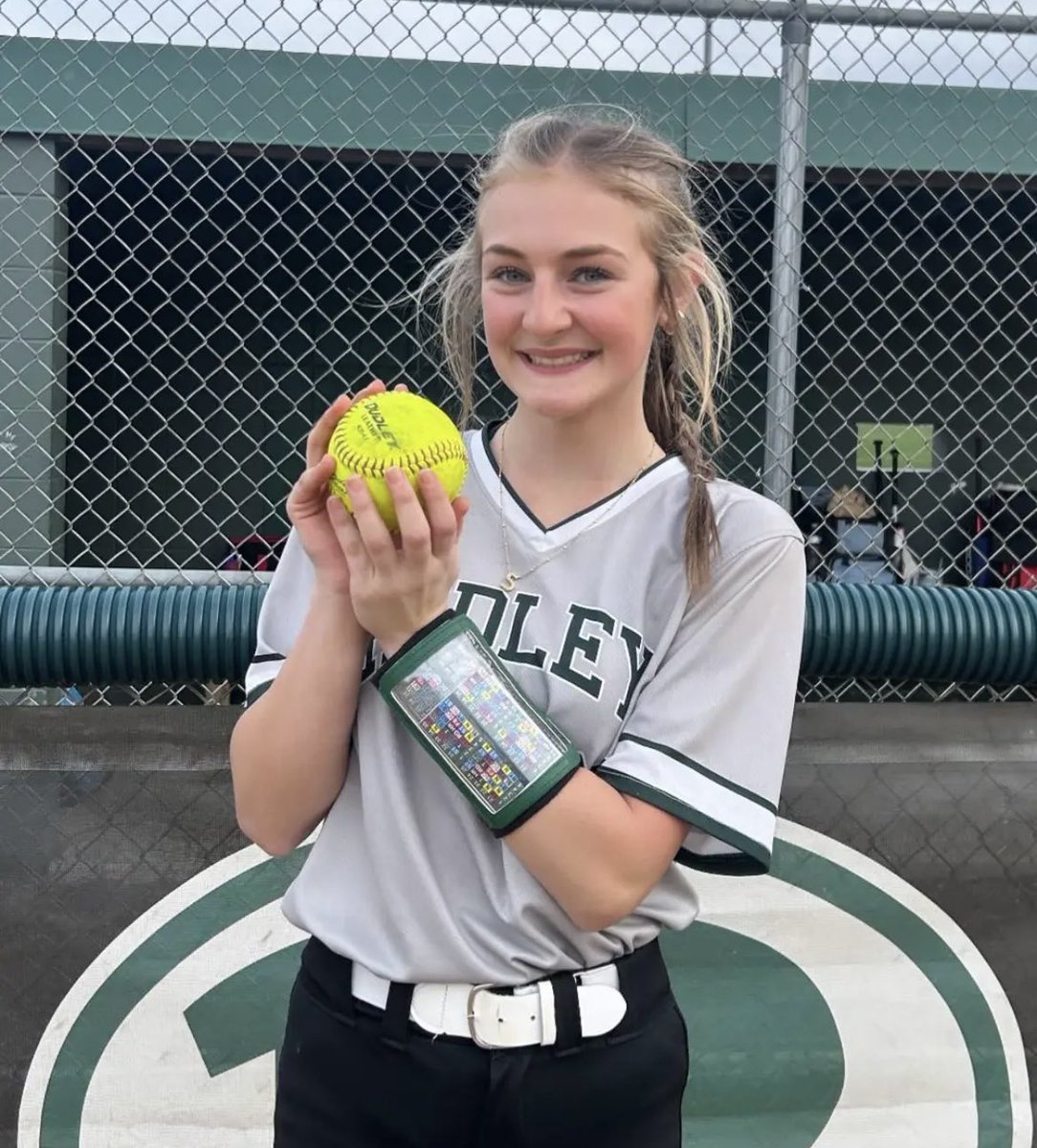 Raiders with a 14-5 win over UD ‼️ 16 hits on the day 💪🏼
Sydney Senkow was 2 for 3 w/ a 2 run bomb  💣
Addison Najmola was 3-4 w/ 4 RBIs 👏🏼
Lilly Walsh had 3 hits (double) &amp; Carly McCarron had 2 hits, an RBI, and 3 runs scored 👊🏻

Gemma Taggart secured the win from the circle 💚