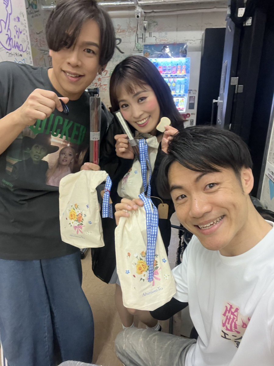 🔥火曜🔥スクランブル43日目
ご来場いただきました皆様🙇‍♂️
ありがとうございました😊

今日も
めちゃくちゃ笑った
楽しかったぁ😊
どうぞラストまで
よろしくお願いします🙇

強火残り6日