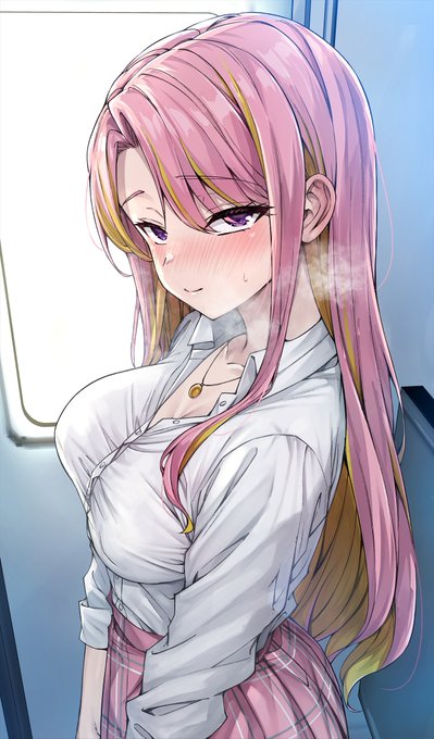 満員電車でこちらを見て明らかに発情している痴女JK