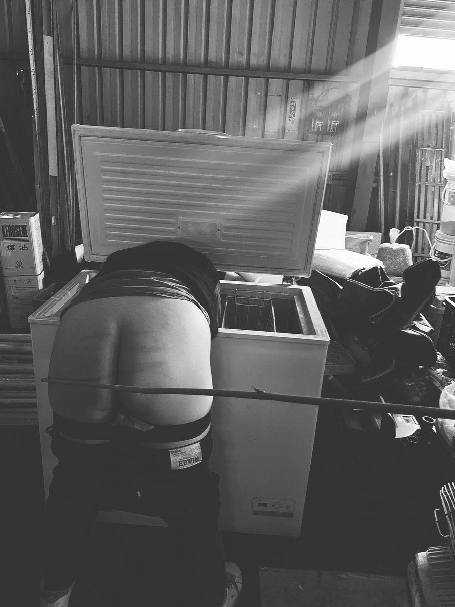 那是帶來一絲溫暖的希望

還是向下沈淪的海底陽光

此刻烙在身上的印記
妳應該也不在乎了

#BDSM
#台南
#高雄
#嘉義