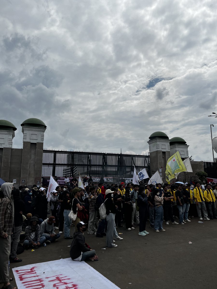 Makin ramai dan bertumbuh! 

#TolakRevisiUUTNI #TolakRUUTNI