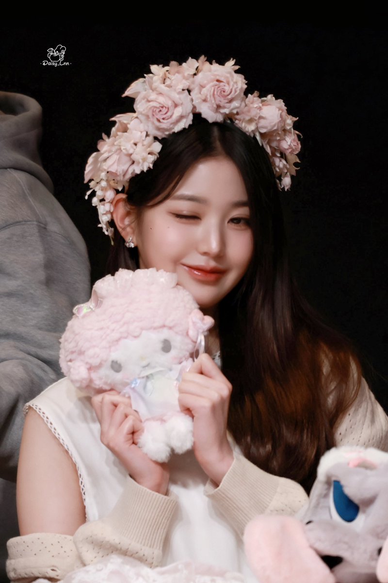 25.03.20  💐

#아이브 #IVE #장원영 #JANGWONYOUNG #원영 #WONYOUNG #ウォニョン