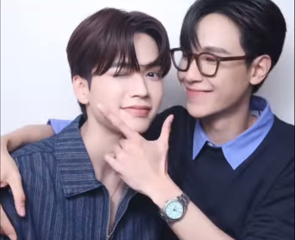 skittyp_'s tweet image. เห้อ อยากมีแฟนที่มองเราด้วยสายตาเดียวกับที่พี่จูมองน้องม้าคว่ะ