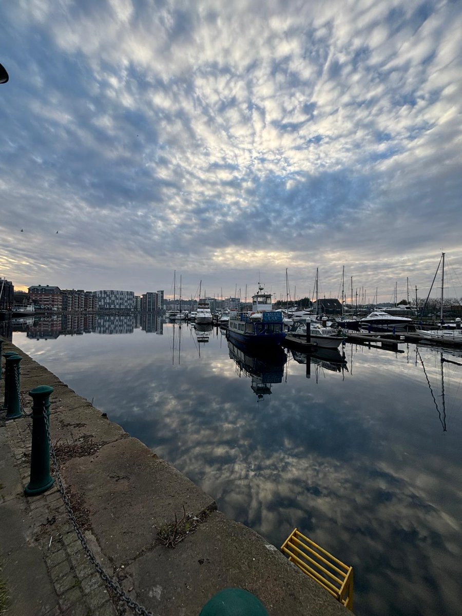 🚤🌊 BREAKING NEWS: Ipswich Waterfront is still ridiculously gorgeous! 🌊🚤

Scientists (okay, just us) have confirmed that sipping coffee by the marina makes you at least 37% happier ☕😌
#IpswichWaterfront #ViewsForDays #MarinaMood #SunsetsAndCappuccinos #YachtOrNot #Suffolk
