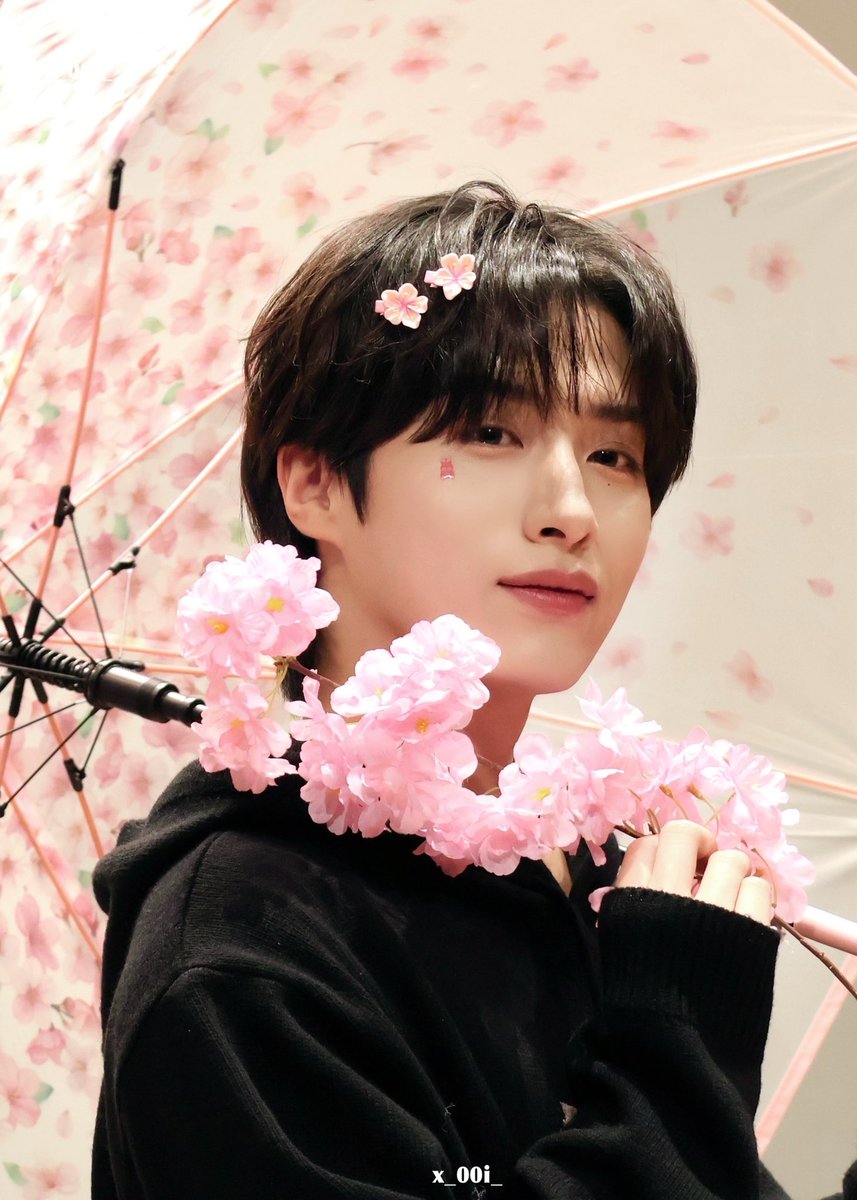 x_00i_'s tweet photo. 250316

🌸

#원어스 #ONEUS #시온 #XION #손동주 https://t.co/E12B4rojg5