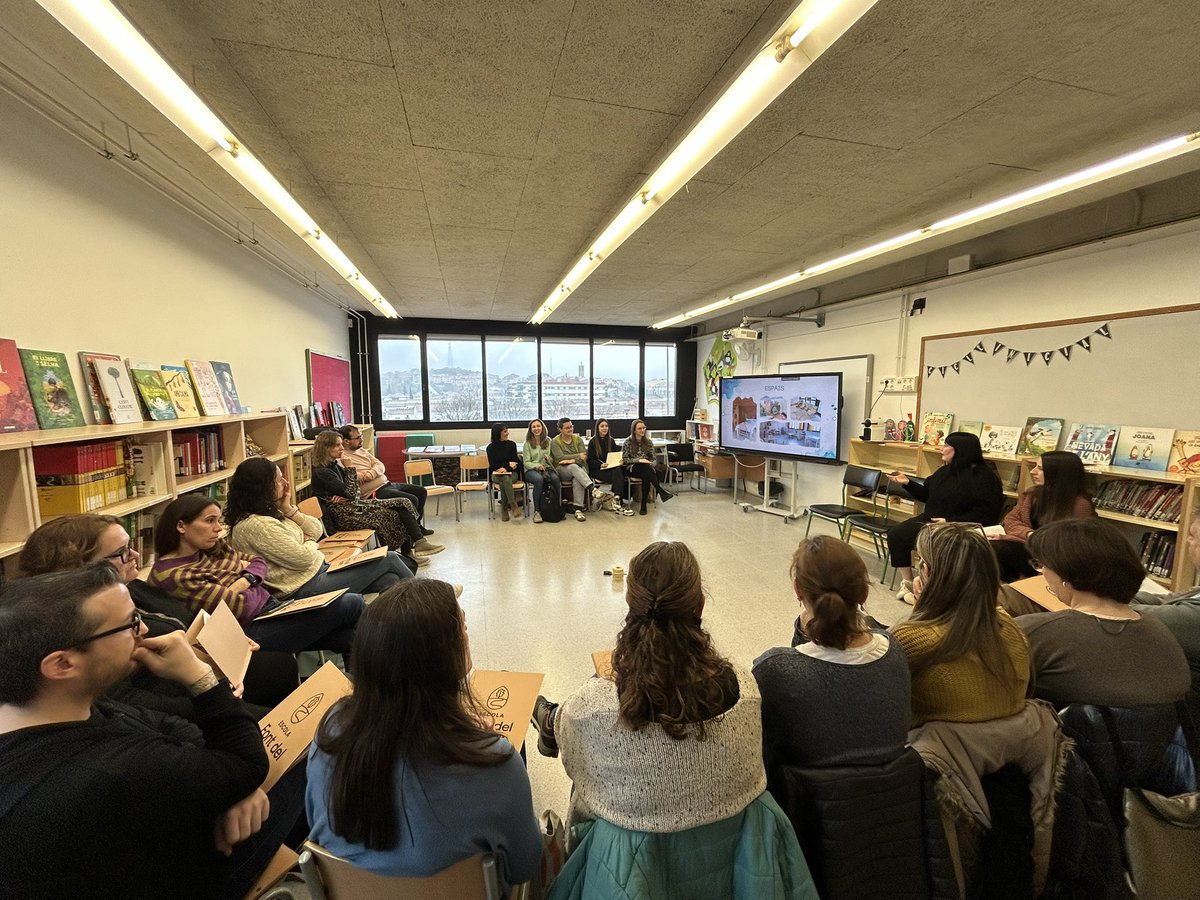 fontdelroure's tweet photo. Gràcies als membres de la #XTTE per aquesta jornada d’intercanvi i reflexió! Seguim caminant junts per construir una educació amb sentit i futur. @crpanoia @sebaixpenedes @SE_garraf @sealtpenedes @SEiXarxes @annavallverdu1 @ledabreu @AjMasquefa @JMoralCastrillo @merino_manel https://t.co/rLSimjpuyz