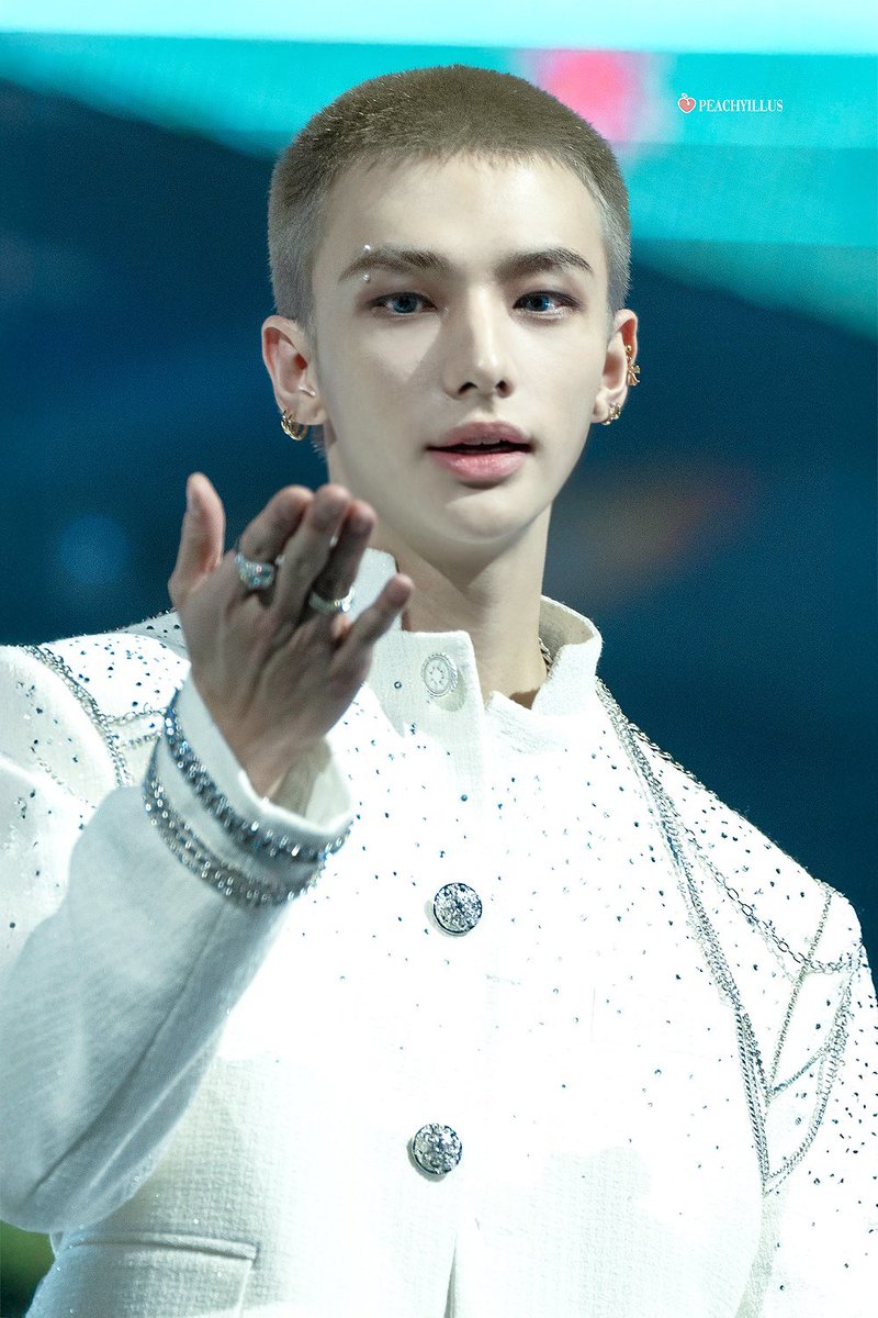 peachyillus_official tweet media