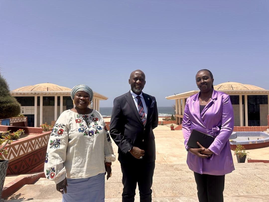 Le 19 mars 2025, Festus Bizimana, Ambassadeur désigné du Rwanda au Sénégal, a effectué une visite de courtoisie à la Place du Souvenir Africain à Dakar, où il a été chaleureusement accueilli par l'Administratrice, Madame Ngakane Gning Diouf. Les échanges ont porté sur le solide