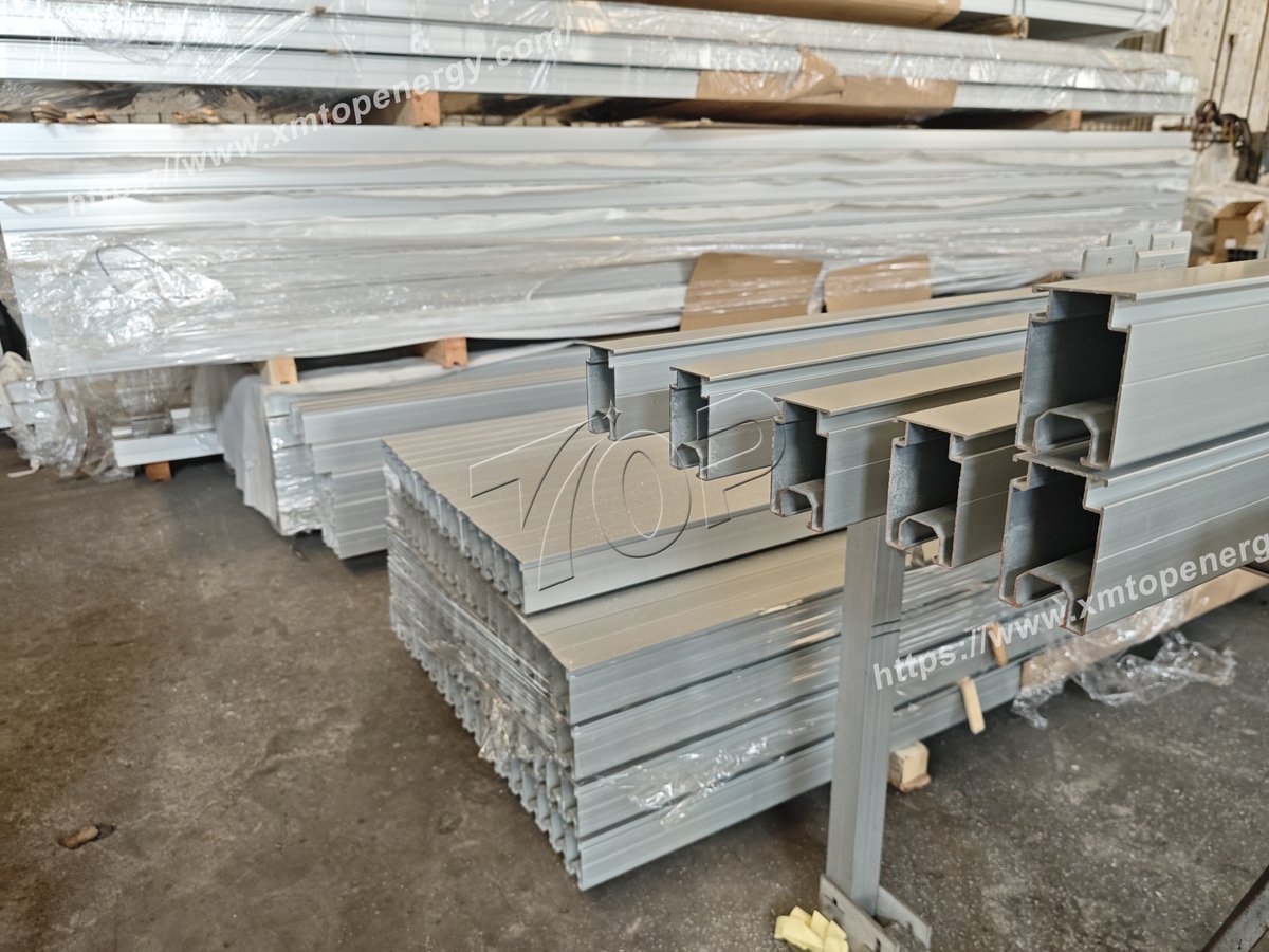 LIJUANYU4's tweet image. 💡 Did you know? Aluminum’s lightweight yet strong properties make it ideal for solar PV systems, ensuring long-lasting performance and reliability. #solarmounting
#solarmount
#solar
#solarsystem
#solarbracket #pv
#pvmount
#solarenergy
#SolarPower